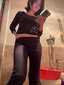 daaqnn: διαδικτυακό σόου στην κάμερα