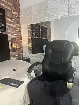 Chatroom XXX en direct de kendra_leroy