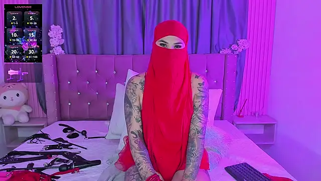 Nayla-Mouna 网络视讯表演