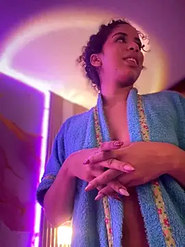 Woo_isDaphne élő XXX-chatje