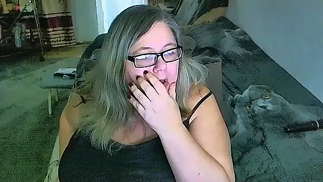 sex2 Adlı Modelin Canlı XXX Sohbeti