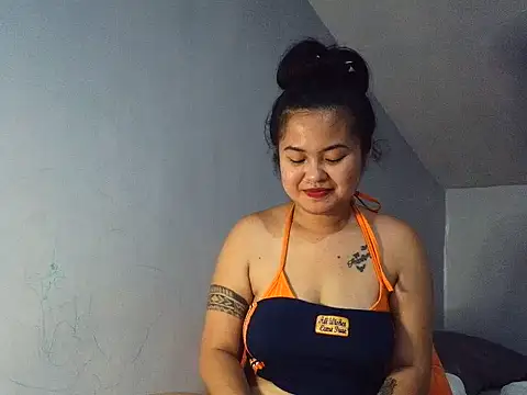 Chillntalkmami's Live XXX Chat