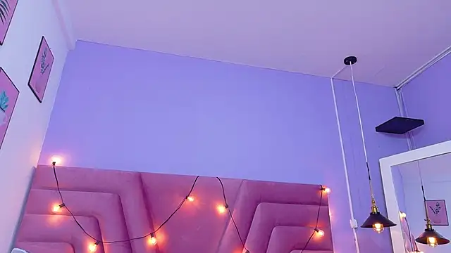 kinkylittlegirll: онлайн-секс-чат