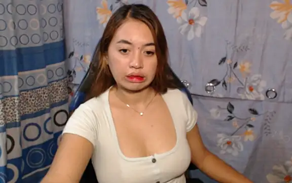 urlover_mae26's Live XXX Chat