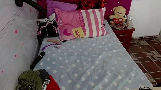 Ariasmithog 即時 XXX 聊天