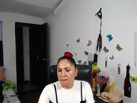 Chat +18 de mature_bigboobs10 ao vivo