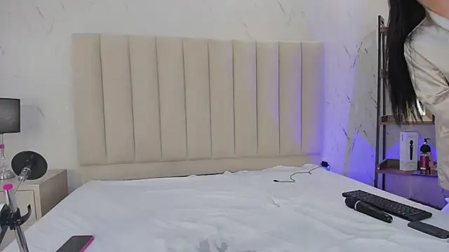 LilithHarperr_ Adlı Modelin Canlı XXX Sohbeti