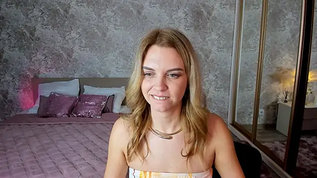 LunaFlinn Live XXX-chat