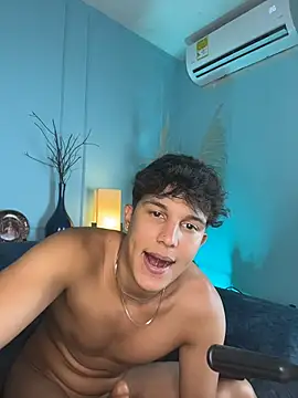 Leo_Savage_ Show Webcam