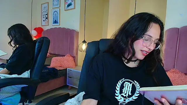 Hanabie_'s Live XXX Chat