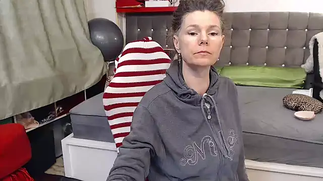 kellyterapy Adlı Modelin Canlı XXX Sohbeti