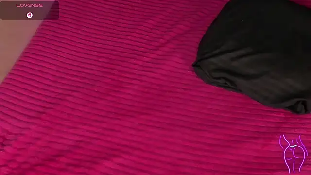 MiaKay1 élő XXX-chatje