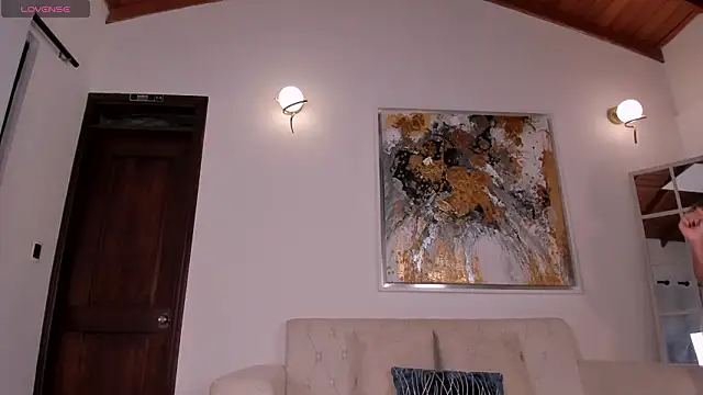 Chat XXX en directo de KayraLanne