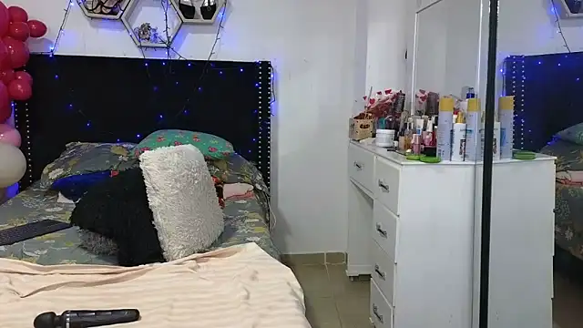 charlotte_077 即時 XXX 聊天