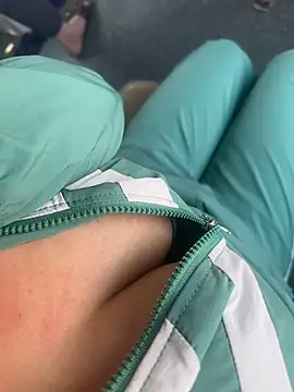 May-Squirt 网络视讯表演