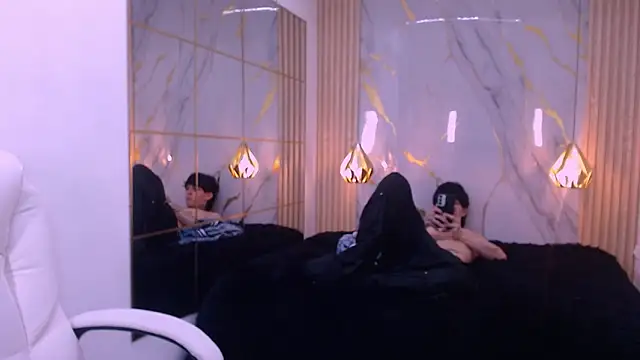 Iantwink18 Live XXX Chat