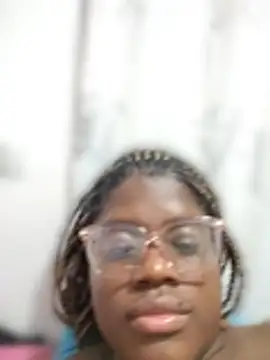 Онлайн чат XXX YourLiaa_