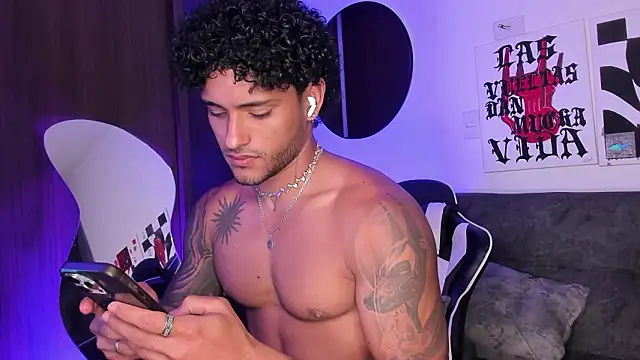 Alessandro_Vanni's Live XXX Chat