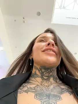 Chat +18 de KishaMur ao vivo