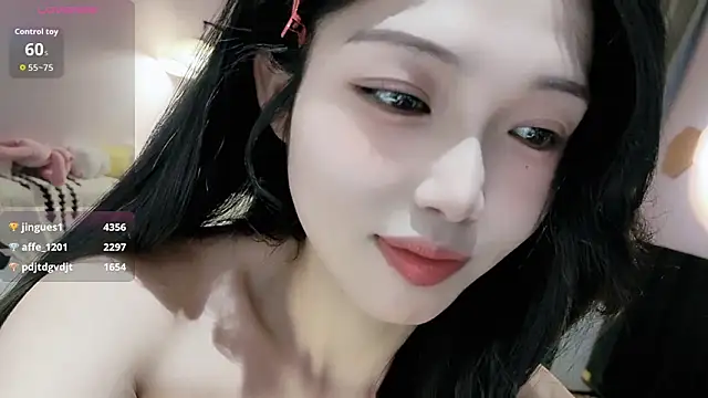 sansan-666 Show in webcam