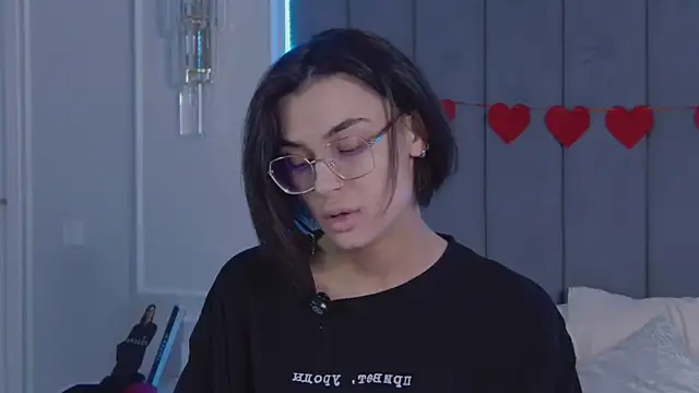 دردشة VioletAsh الجنسية المباشرة