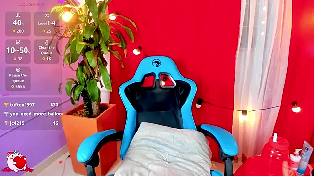 Lia_little18's Live XXX Chat