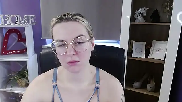 Chatroom XXX en direct de Zoey_Erotic