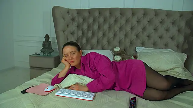 ElinaBellucci – Naživo XXX chat