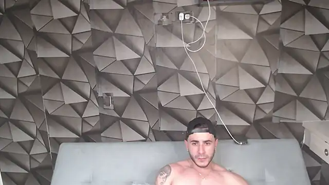 Latino_stud4u 现场XXX聊天