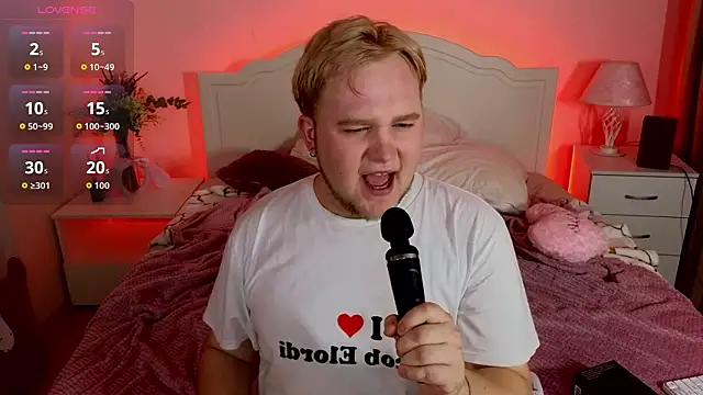 BlondeRebe Webcamshow