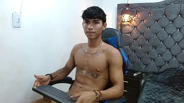 luka_big18 Adlı Modelin Canlı XXX Sohbeti