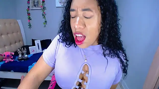 Chat XXX en directo de DelysyHot