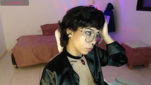 Putaku_San – Naživo XXX chat