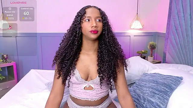 Chloe-Rose- 现场XXX聊天