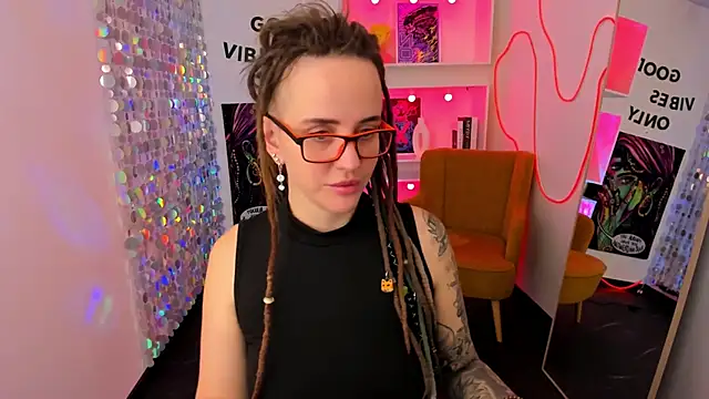 Chat XXX ao vivo de LisaFoxy_y