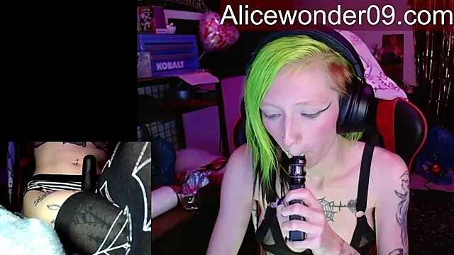 alicewonder09 Adlı Modelin Canlı XXX Sohbeti