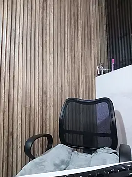 Valk_submissive's Live XXX Chat