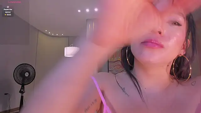 ZaraKafruni's Live XXX Chat