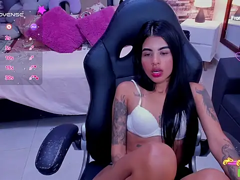 Chat +18 de Mia_Lover_ ao vivo