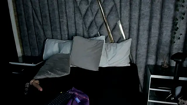 EmeelyMuller's Live XXX Chat