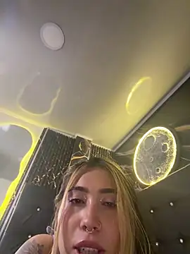 ManuelaVeeleezn Live XXX chat