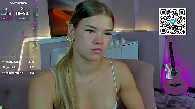 CherryLexi_: διαδικτυακό σόου στην κάμερα