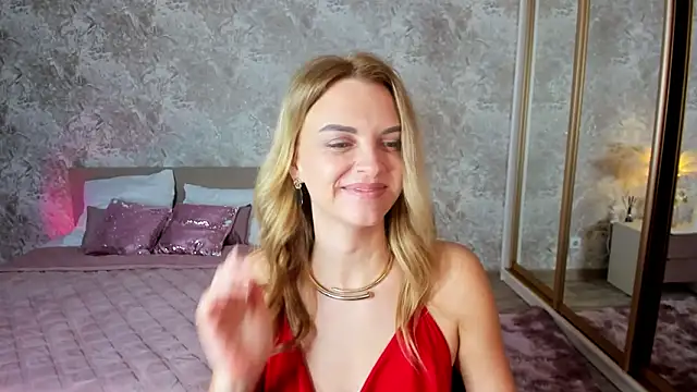 LunaFlinn live XXX chat