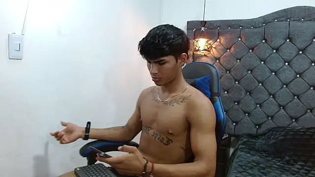 luka_big18's Live XXX Chat
