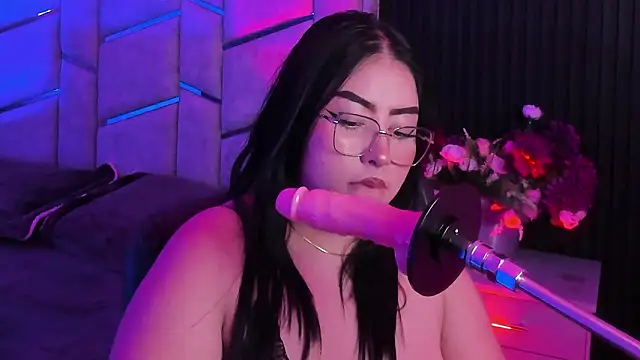 Show modela Emberrvelvet na web-kameri