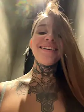 KishaMur Chat XXX in diretta