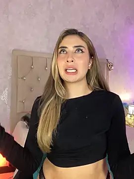 nini_love01 Show in webcam