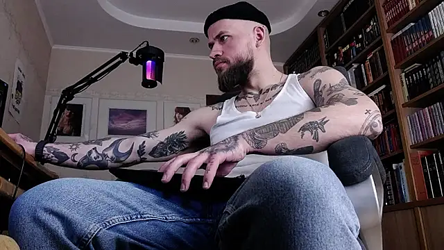 XXX chat uživo modela FindomJason