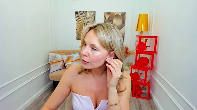 Sinty_Devis élő XXX-chatje