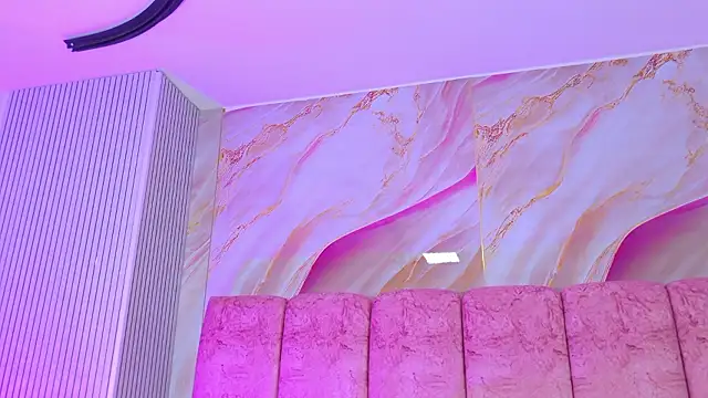 Chat +18 de emmacurvy ao vivo